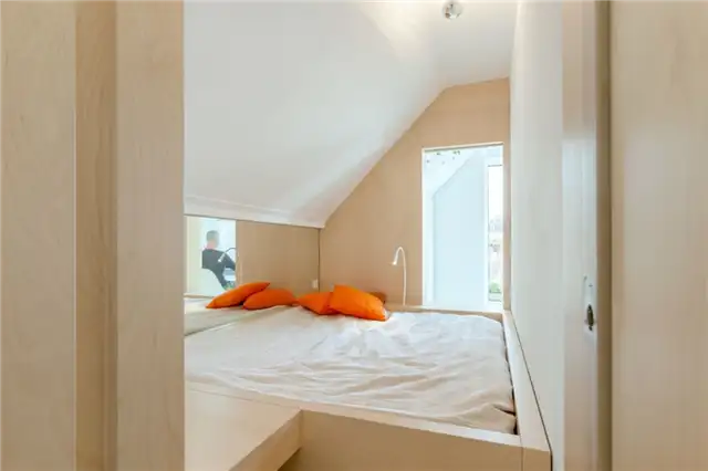 Amsterdam Urban Loft design by Bureau Fraai - платформа