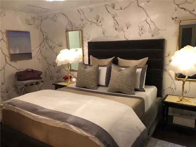 Нейтральная гостевая спальня в стиле Holiday House