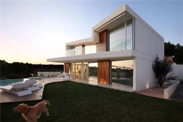Впечатляющий дом в Испании от Perretta Arquitectura - патио
