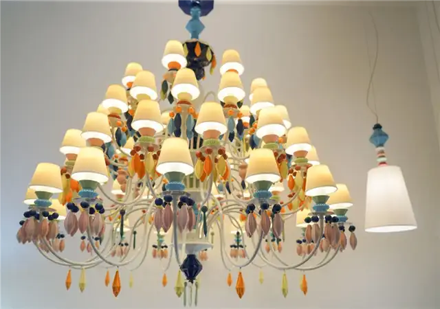 Фарфоровая люстра ручной работы lladro