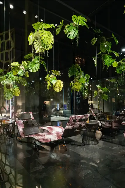 Дизайн Roberto Cavalli Home Interiors на выставке Salone del Mobile 2017