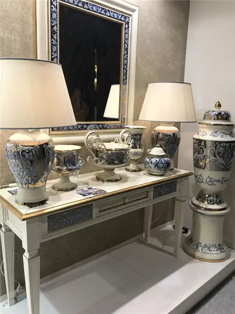 Фарфоровые классические вазы для украшения дома