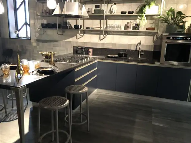 Дизайн кухни в стиле дизель с использованием Scavolini 2018 EuroCucina