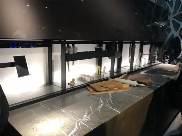 V от Valcucine - V motion kitchen Eurocucina