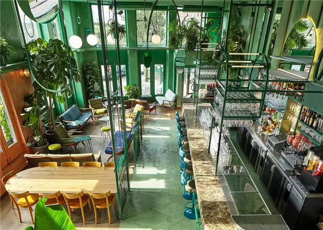 Бар Botanique Cafe Tropique Верхний уровень