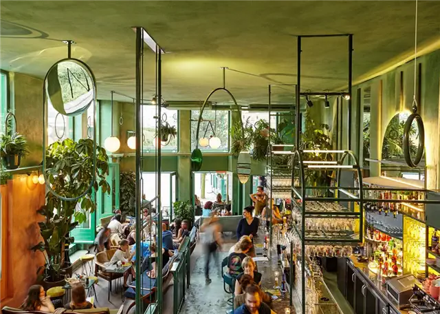 Потолочные мобили Bar Botanique Cafe Tropique