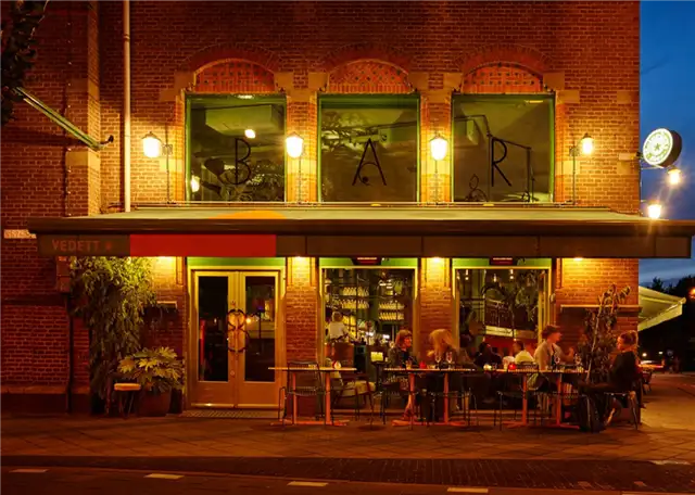Бар Botanique Cafe Tropique Современный экстерьер