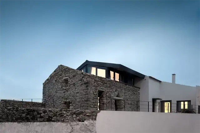 Дом Кабрела от Orgânica Arquitectura
