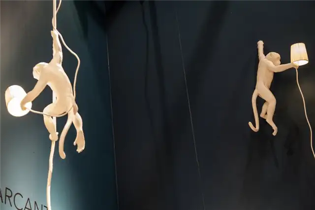 Светильник Monkey Lamp в Maison and Objet