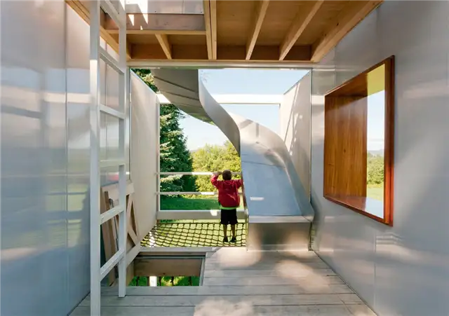 Garrison Treehouse Sharon Davis с горкой