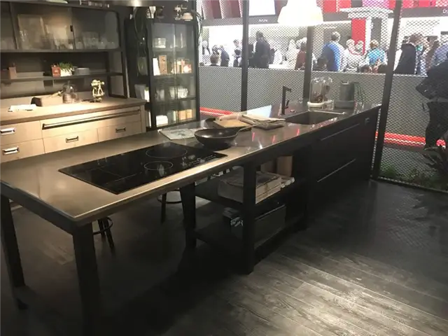 Дизайн социальной кухни Diesel от Scavolini