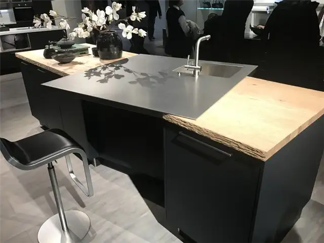 Кухонный остров от haecker-kuechen для выставки Living Kitchen 2017 Cologne