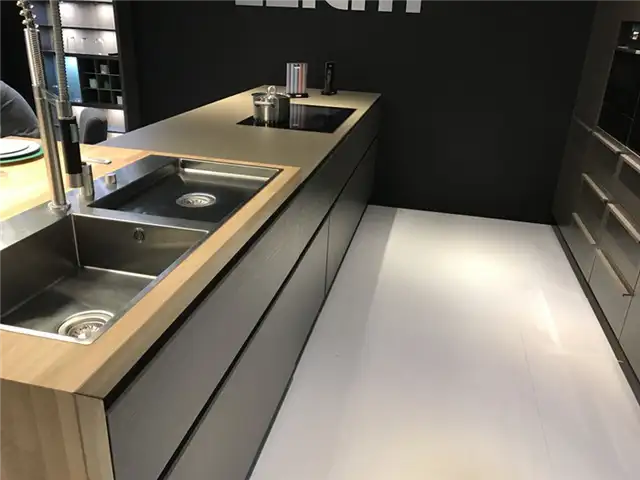 Современный дизайн кухни Leicht