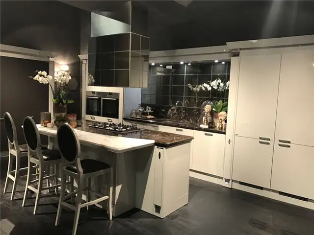 Роскошная кухня от Scavolini с коричневым мрамором - Exclusiva