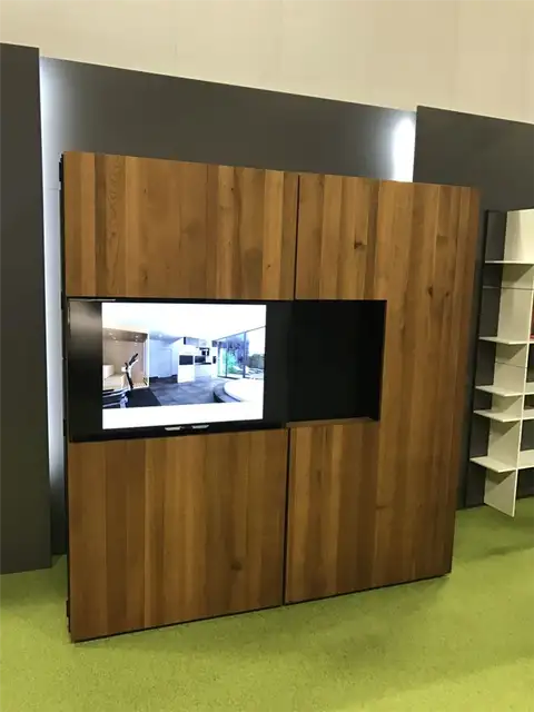 Дизайнер кухни Haus12 - Джон Макнил с зелеными акцентами