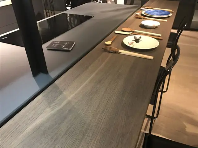 Дизайн черной кухни valcucine