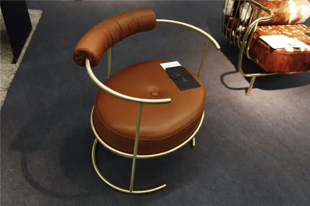 Коричневое кресло Bessa Lounge Chair