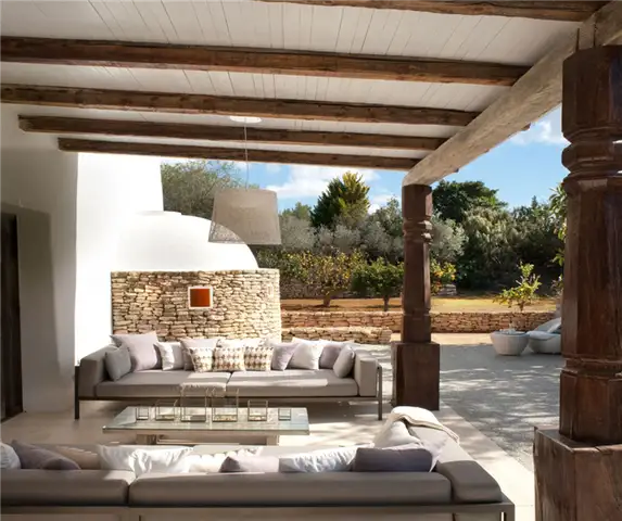 Современный дом Ibiza от TG Studio - кресла для отдыха на открытом воздухе