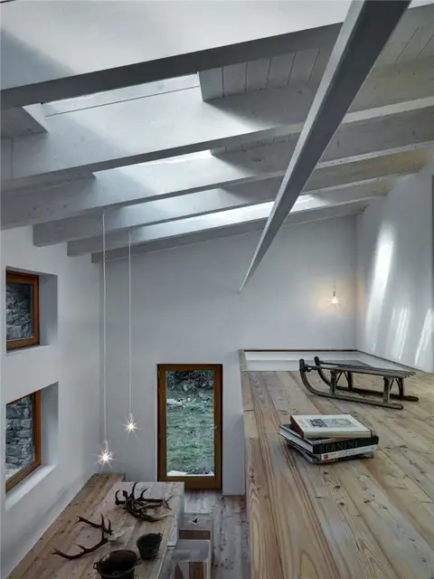 Зона кабинета в лофте Casa Vi in Sondrio