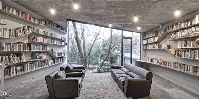 Дизайн настенного книжного шкафа 