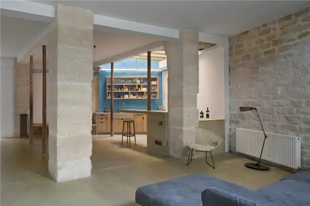 paris-loft-renovation-living-area-columns