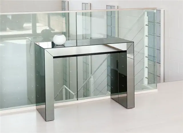 Goliath-Glass-Extends-Table