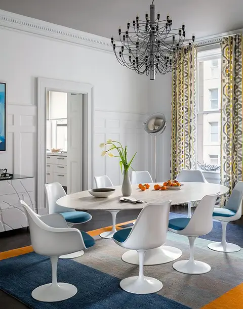 Knoll Inspiration со столом-тюльпаном и креслами