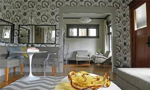 Стол Saarinen Tulip Table со стульями Ghost
