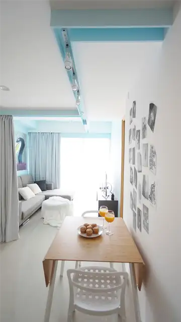 Tiny-apartment-Singapore-dining-area