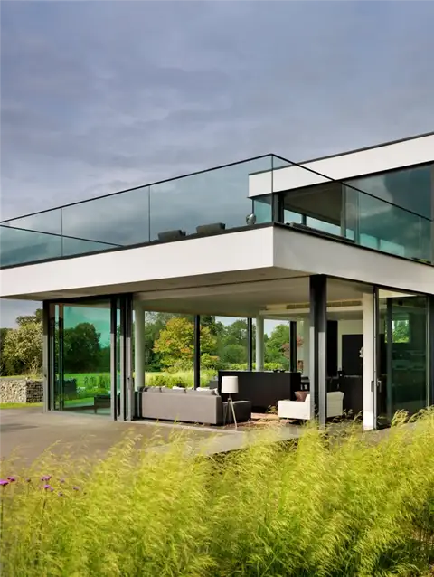 the-banks-of-the-river-thames-house-sliding-door