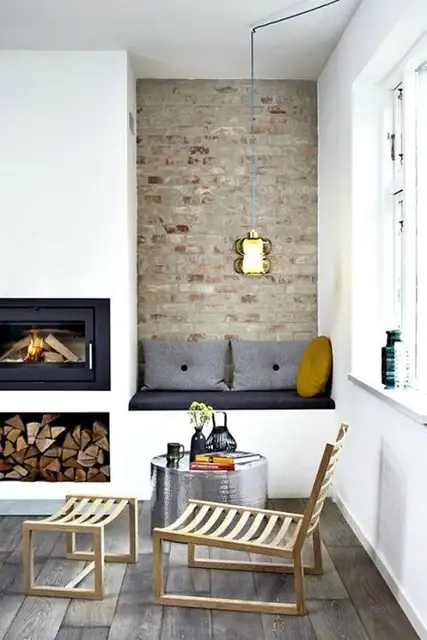минимализм-камин-сидячее-пространство-и-огонь-древесина-склад