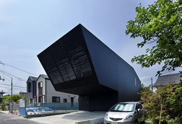 modern-black-home-in-japan