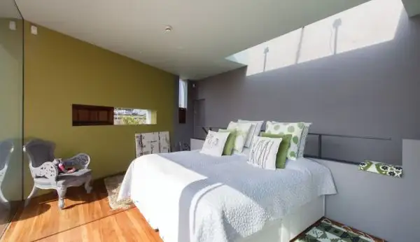 Woodstock-Studios-bedroom