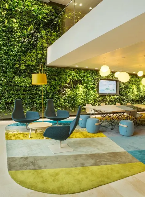 креативные-NUON-Offices-зеленые стены