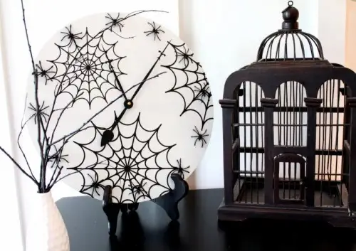 diy-halloween-wall-clock-3-500x353