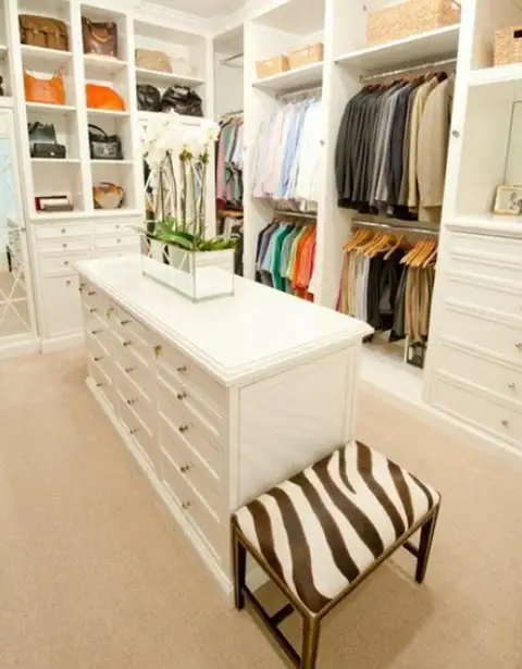 walkin-closet